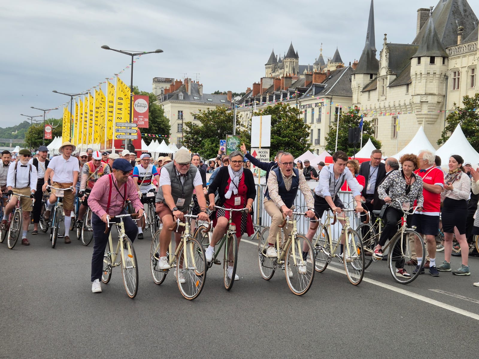 Anjou Vélo Vintage : Une parenthèse de joie et de bonne humeur (photos)