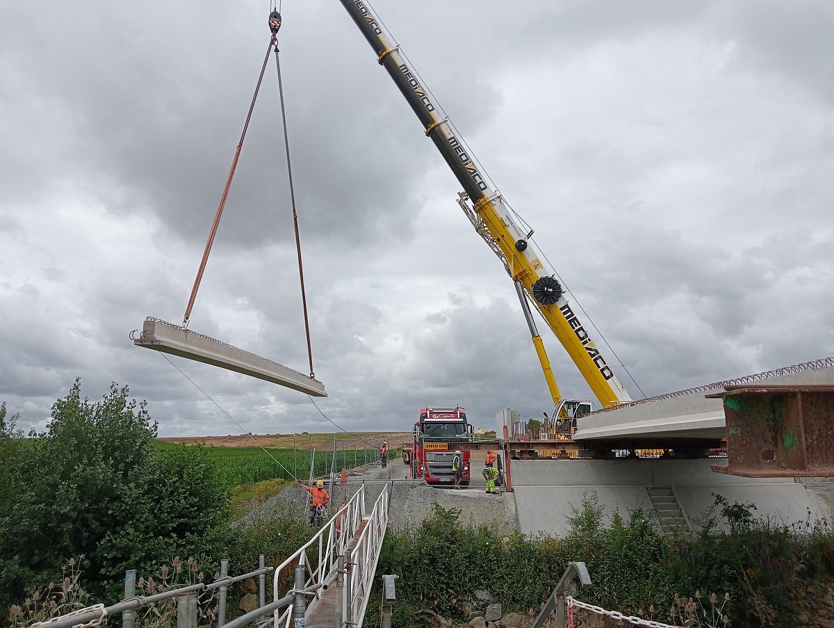 En images. Contournement de Concourson-sur-Layon : Un impressionnant chantier pour créer un pont au-dessus du Layon